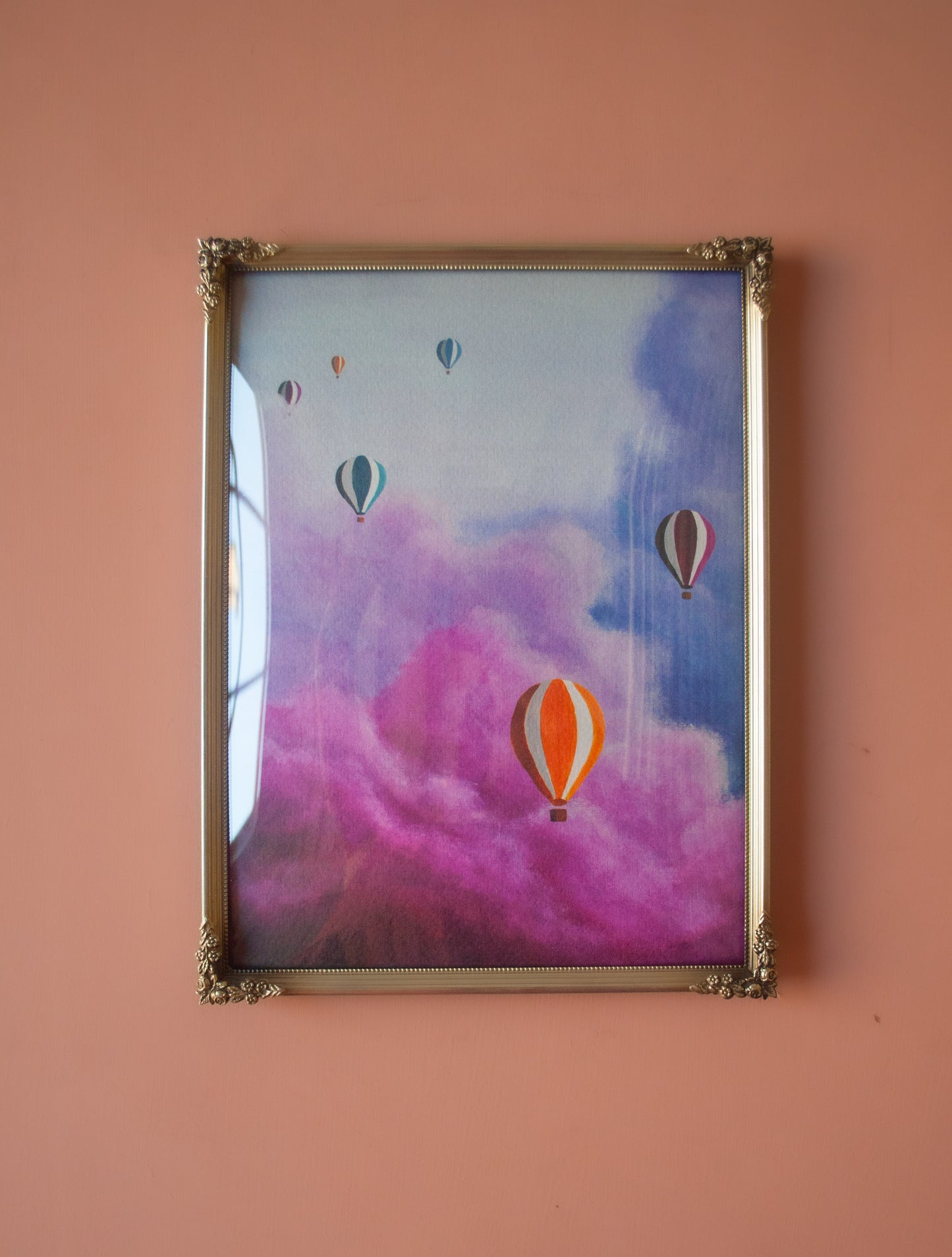 A4 luchtballonnen in vintage lijst met bolglas