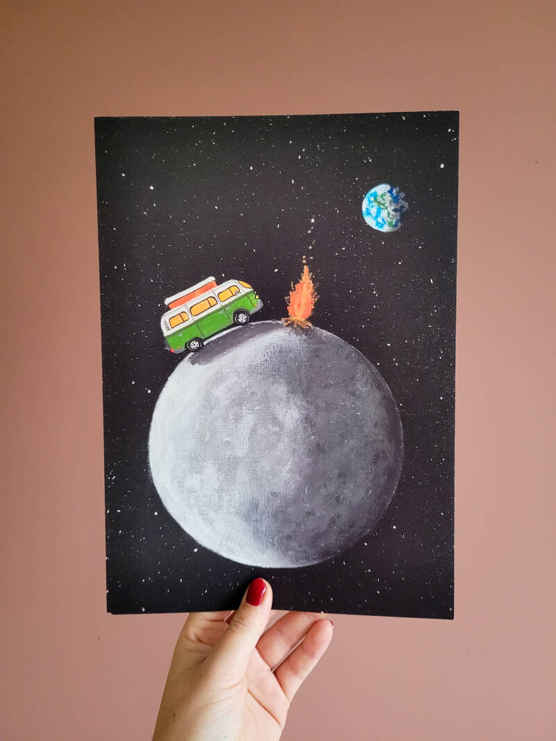 Een illustratie van een klassieke Volkswagen bus op een A4 print.